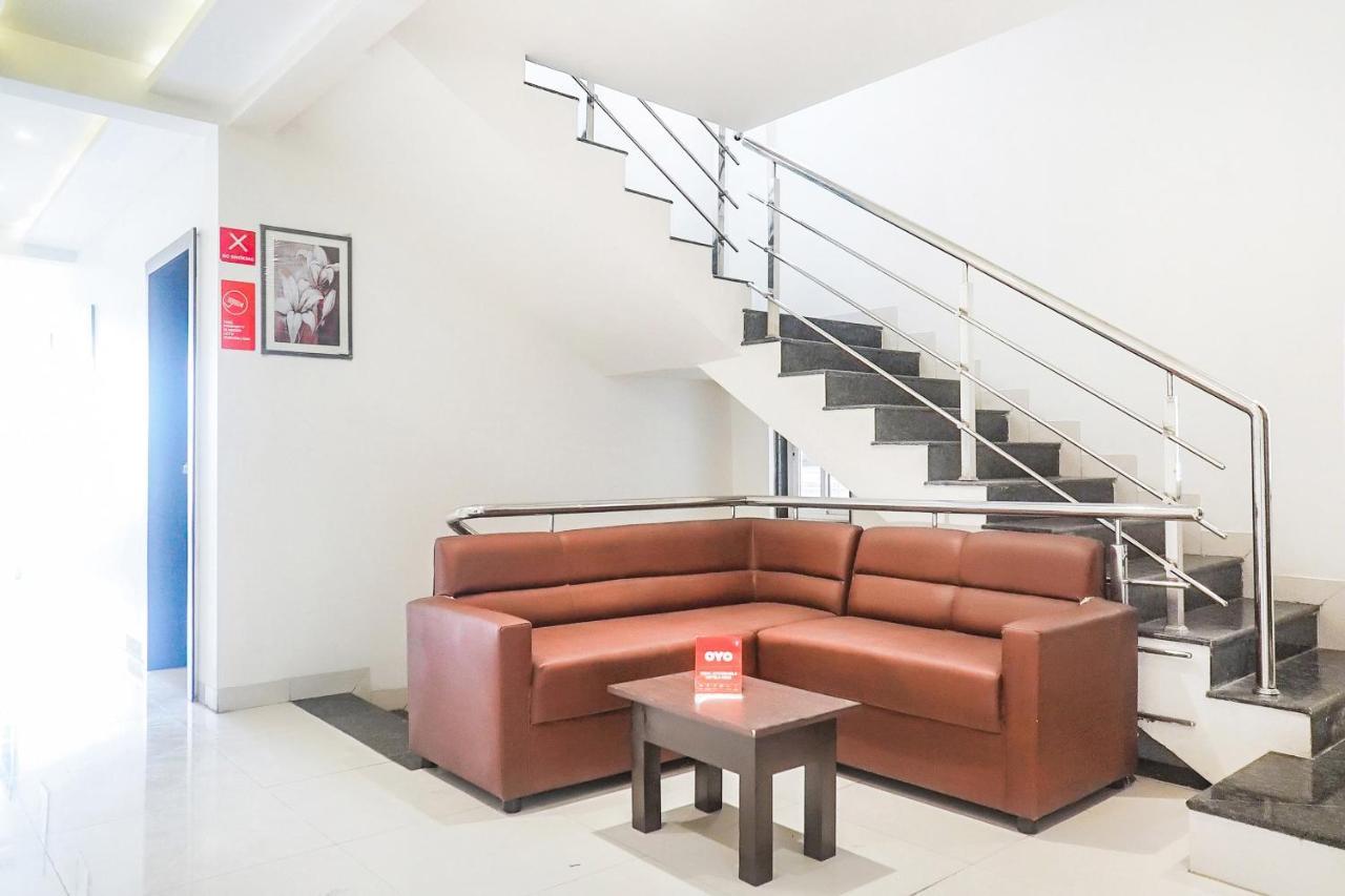 Oyo 15741 Z Inn Phursungi Exteriér fotografie