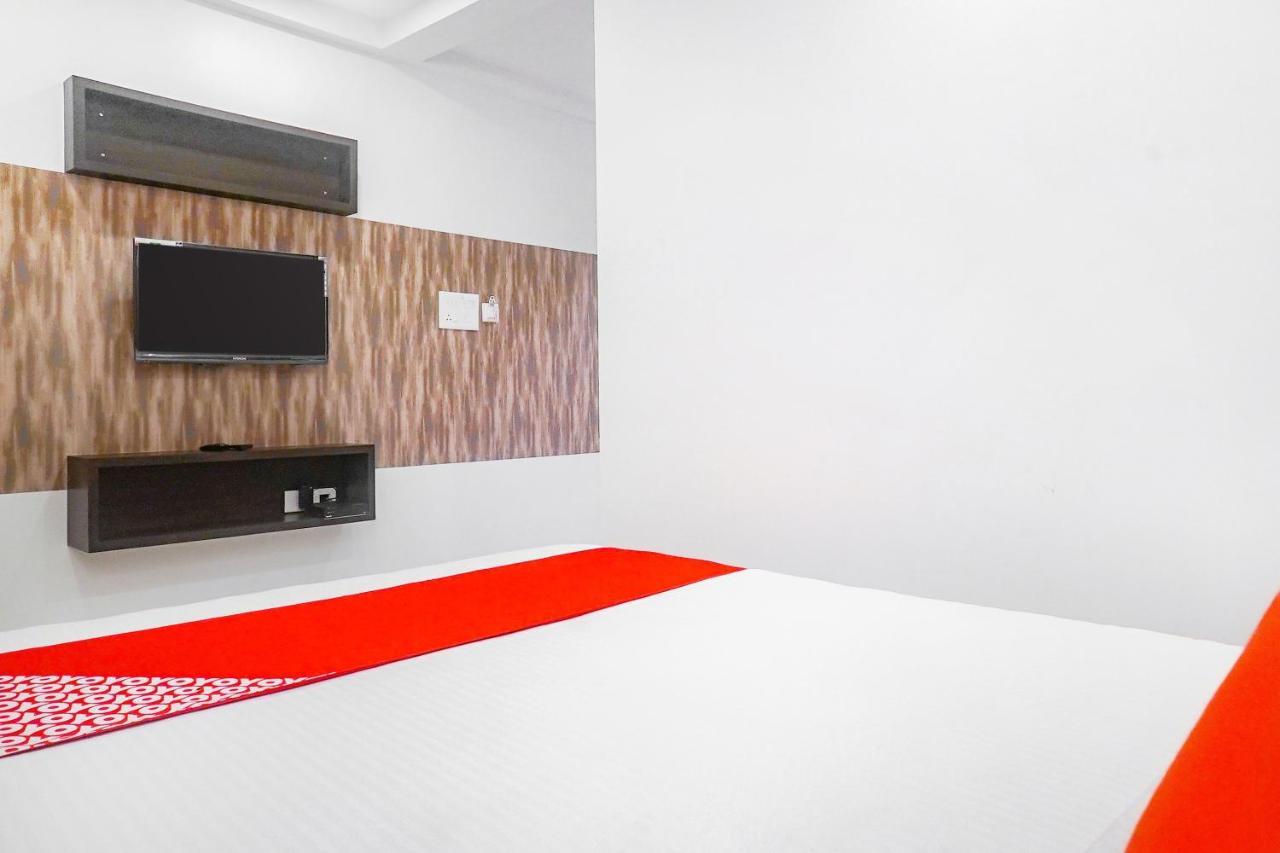 Oyo 15741 Z Inn Phursungi Exteriér fotografie